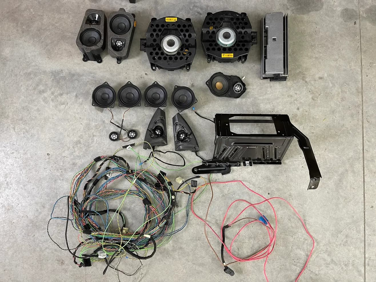 Harman Kardon / Bang & Olufsen BMW у BIMFIX